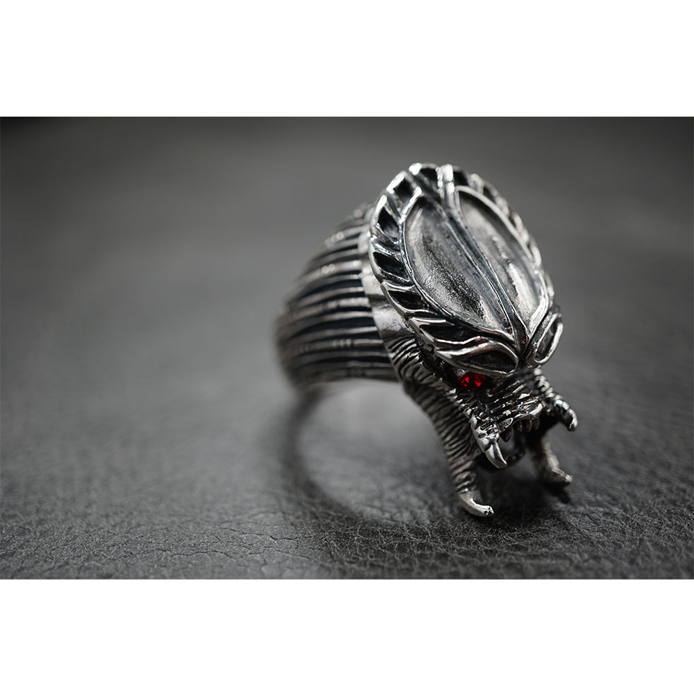 Solid 925 Sterling Silver Ring with Red Crystal Eyes For The Predator Alien Fans Sr37