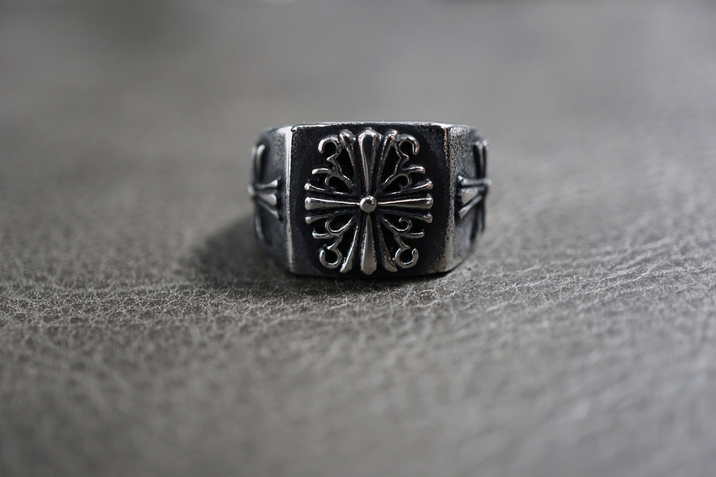 Black Silver Goth Gothic Heart Cross Ring Tr108