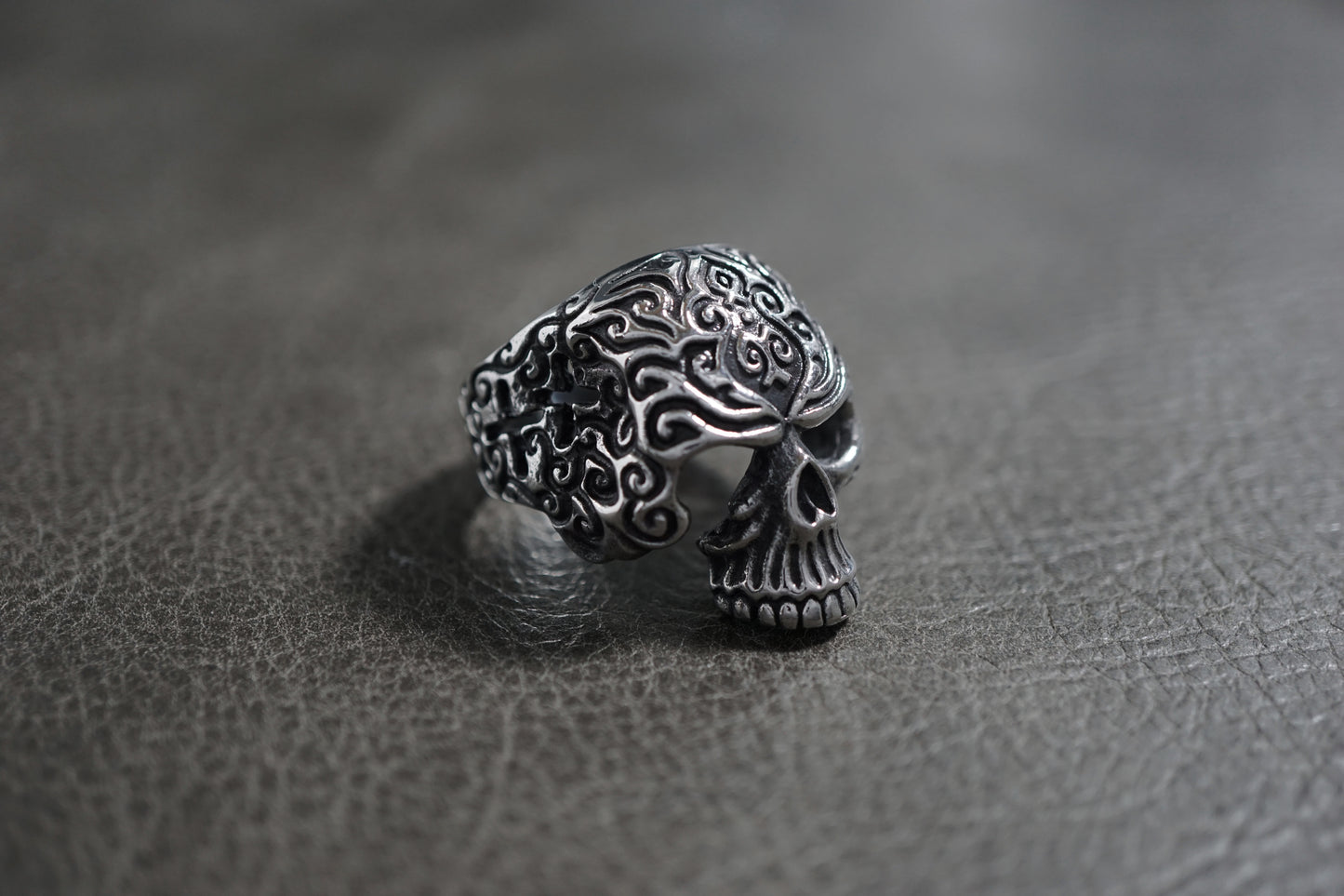 Gothic SKULL Outlaw Ring TR129